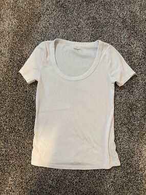 Old Navy Cream Scoop Neck Short Sleeve Tee